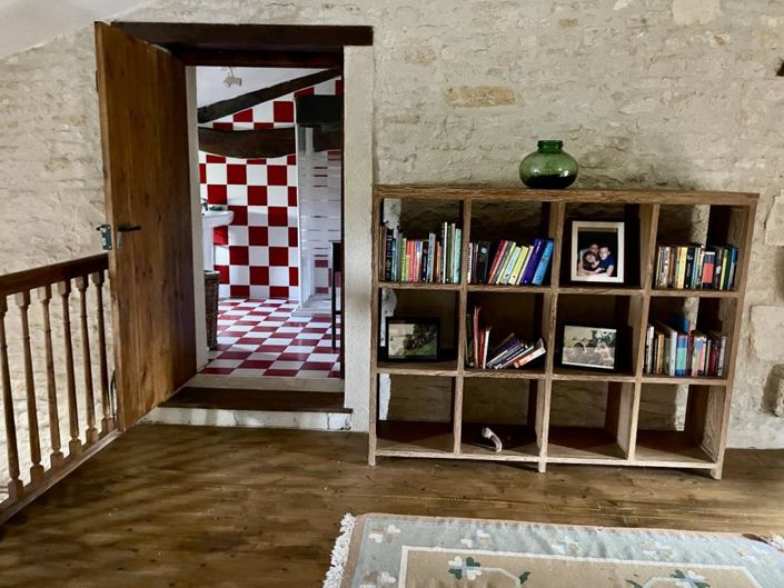 Image No.7-7 Bed House for sale