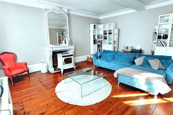 Image No.3-6 Bed House for sale