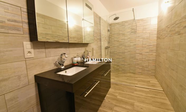 Image No.12-5 Bed Property for sale