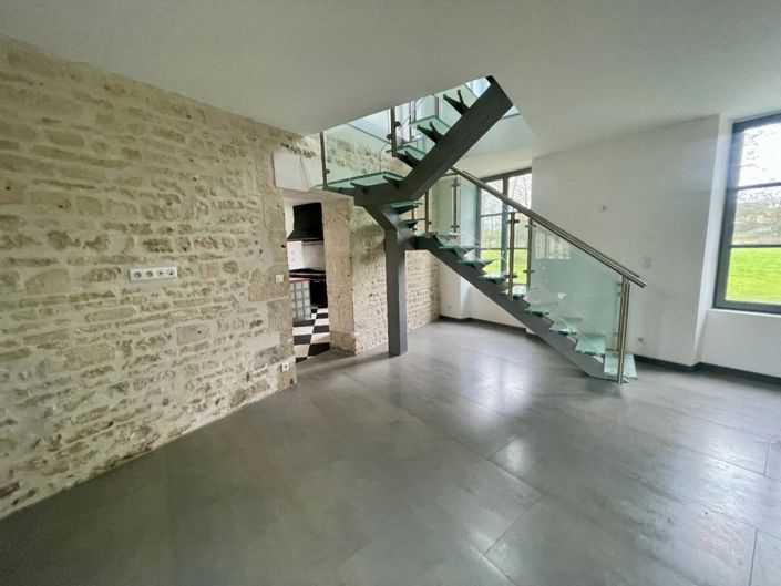 Image No.3-4 Bed House for sale