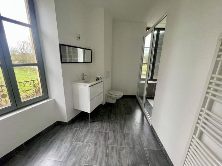 Image No.8-4 Bed House for sale