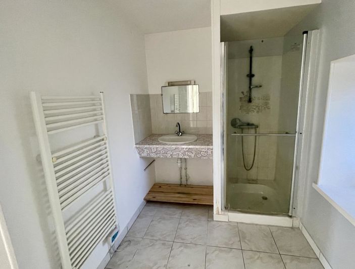 Image No.6-6 Bed Property for sale