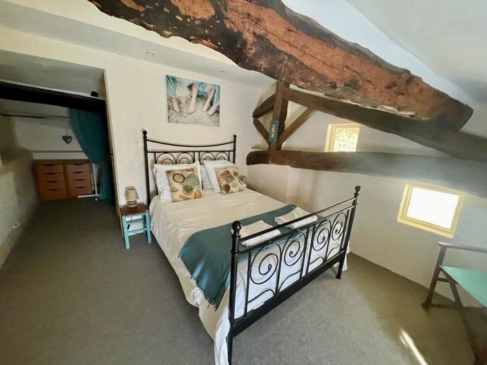 Image No.19-15 Bed Property for sale