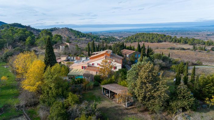 Image No.11-8 Bed Property for sale