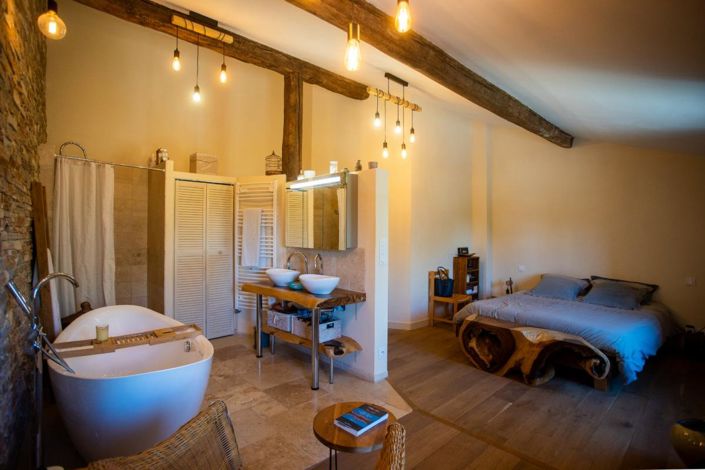 Image No.3-8 Bed Property for sale