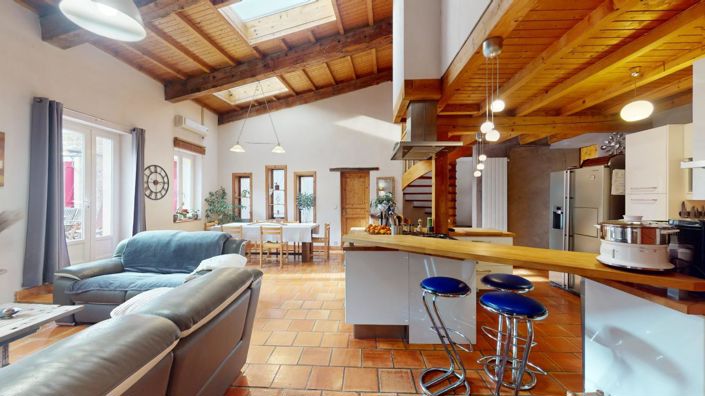 Image No.4-8 Bed Property for sale