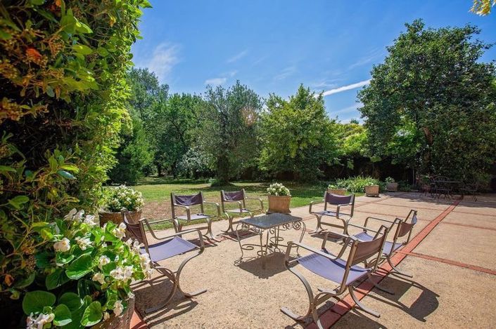 Image No.19-5 Bed Property for sale