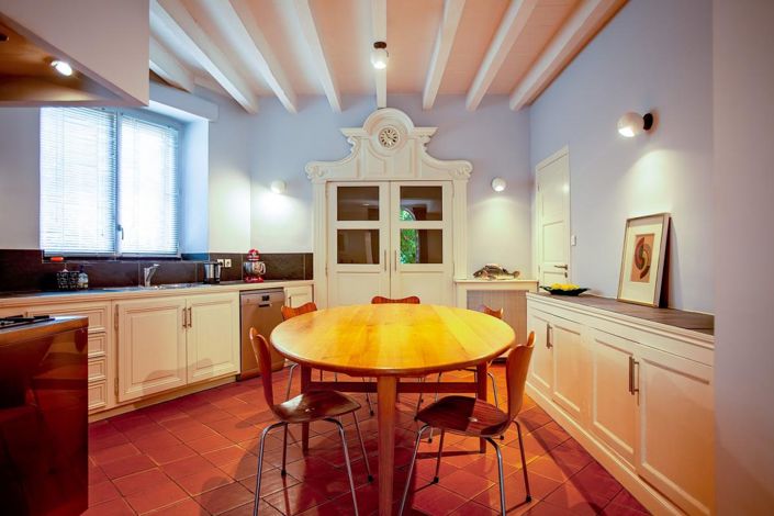 Image No.8-5 Bed Property for sale