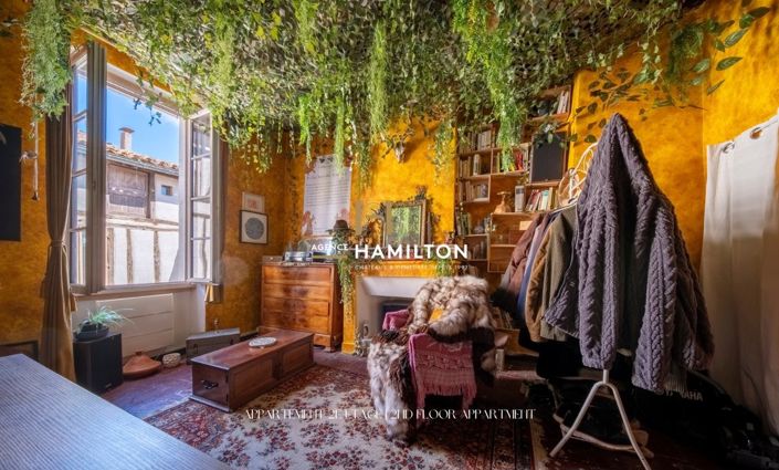 Image No.12-3 Bed Property for sale