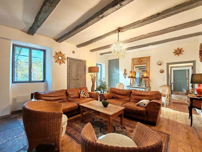 Image No.2-Propriété de 4 chambres à vendre à Druelle