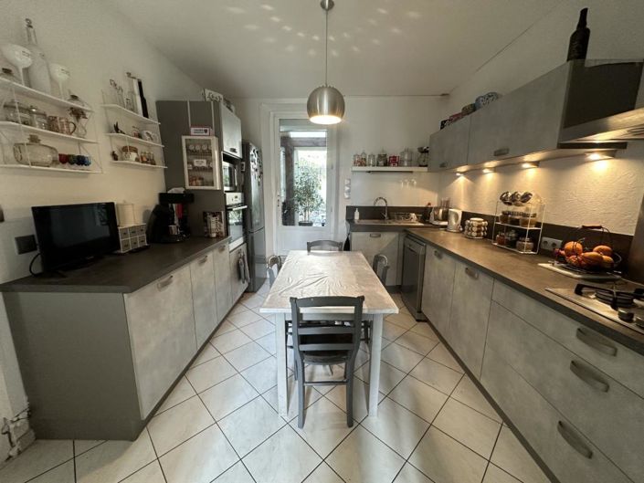 Image No.1-Propriété de 5 chambres à vendre à Caunes-Minervois