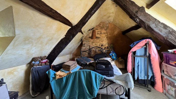 Image No.5-2 Bed House for sale