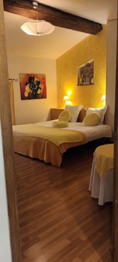 Image No.20-7 Bed House for sale