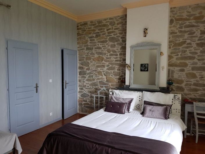 Image No.9-7 Bed House for sale