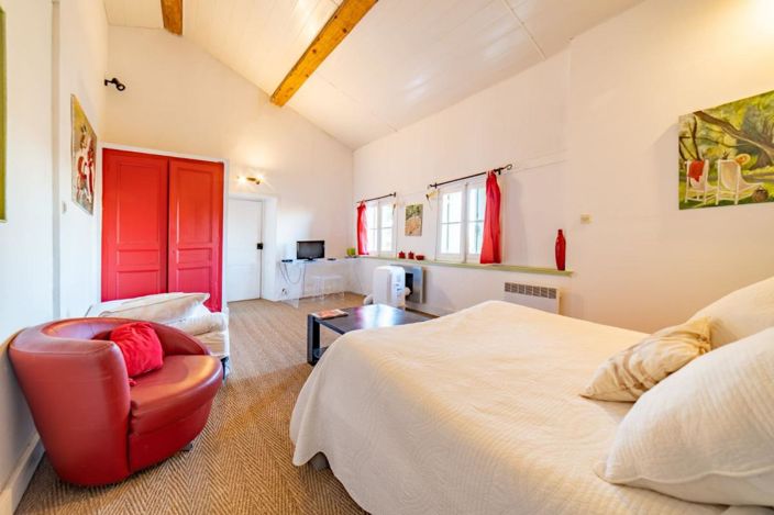 Image No.10-12 Bed House for sale