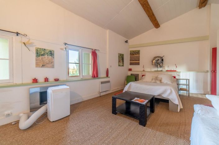 Image No.19-12 Bed House for sale