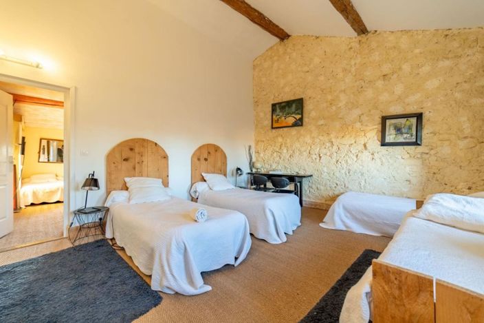 Image No.20-12 Bed House for sale