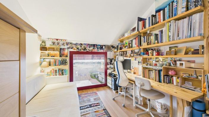 Image No.17-4 Bed Property for sale