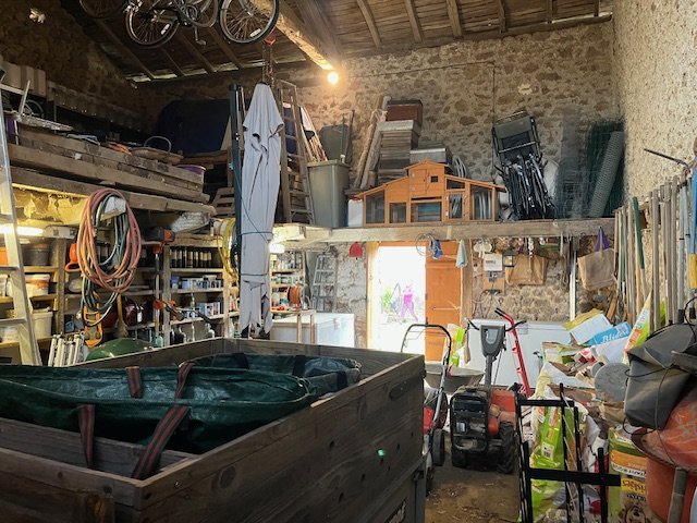 Image No.19-3 Bed Property for sale