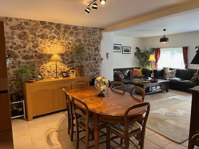 Image No.6-3 Bed Property for sale