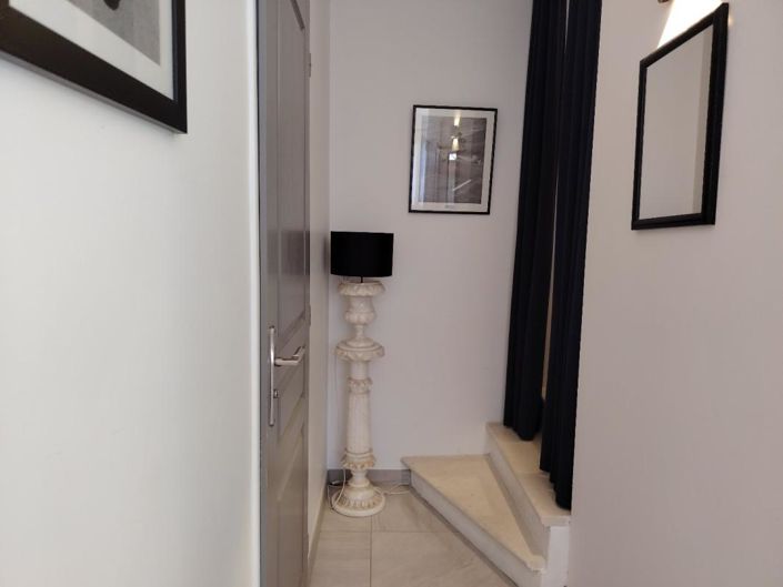 Image No.10-3 Bed House for sale