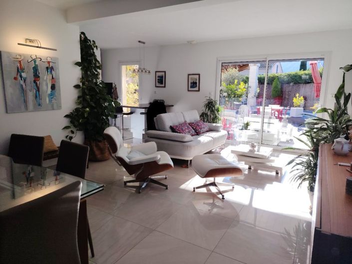 Image No.4-3 Bed House for sale