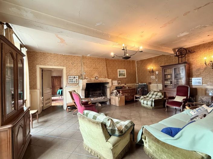 Image No.7-9 Bed House for sale