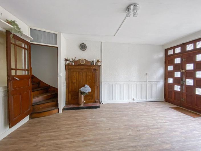 Image No.6-4 Bed Property for sale