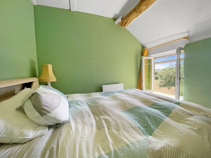 Image No.10-3 Bed Property for sale