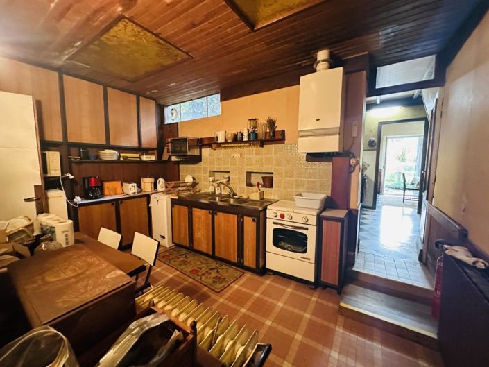 Image No.11-3 Bed House for sale