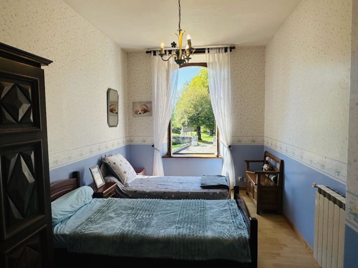 Image No.17-4 Bed Property for sale