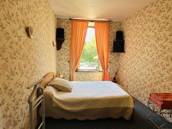 Image No.18-4 Bed Property for sale