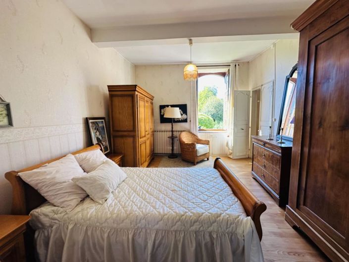 Image No.19-4 Bed Property for sale