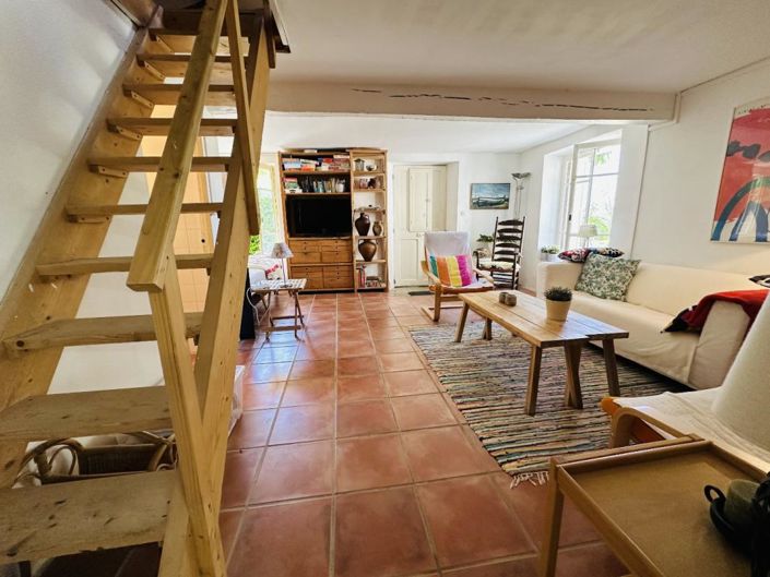 Image No.13-7 Bed Property for sale