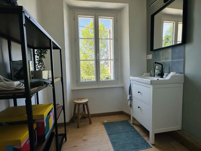 Image No.18-7 Bed Property for sale