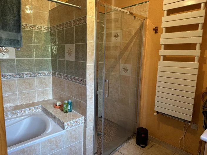 Image No.14-5 Bed Property for sale