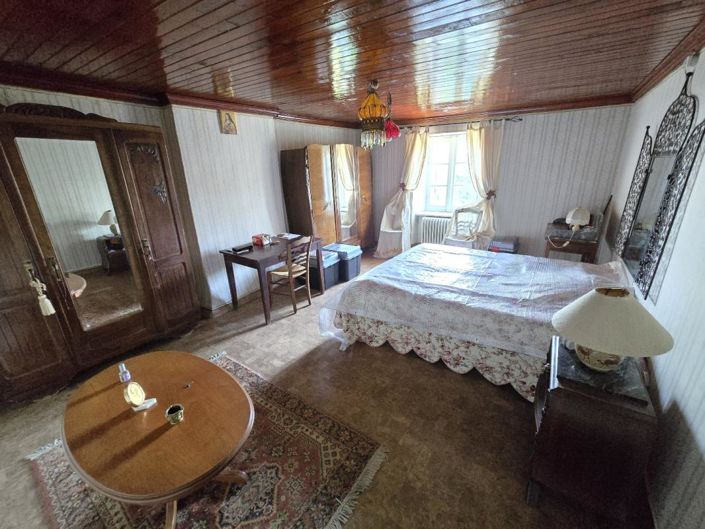 Image No.15-6 Bed Property for sale