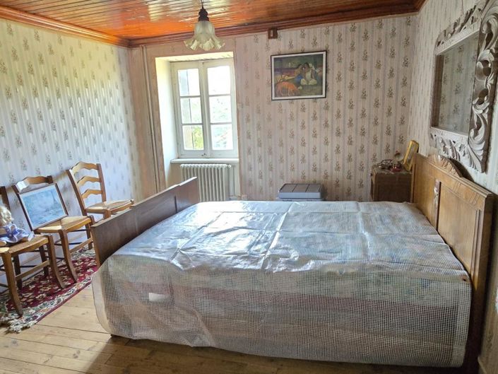 Image No.18-6 Bed Property for sale