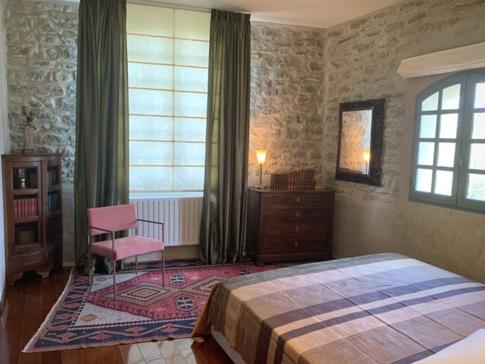 Image No.13-3 Bed Property for sale