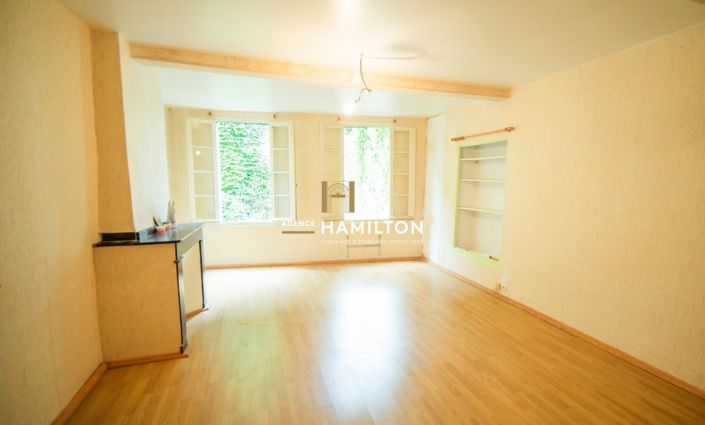 Image No.10-3 Bed Property for sale