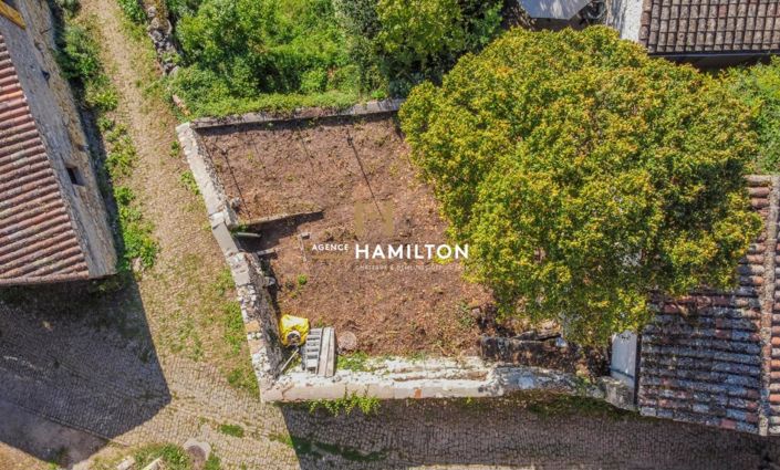 Image No.3-3 Bed Property for sale