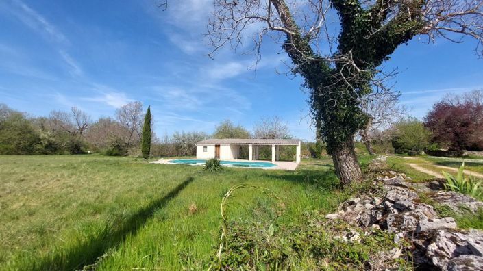 Image No.10-6 Bed House for sale