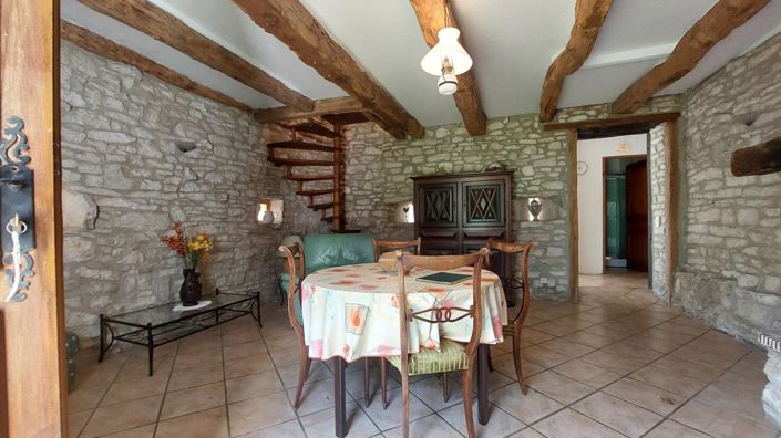 Image No.17-6 Bed House for sale