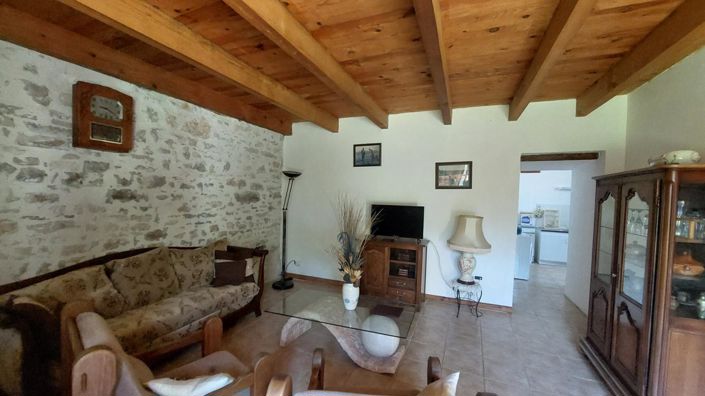 Image No.19-6 Bed House for sale