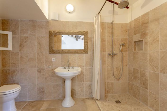 Image No.12-4 Bed House for sale