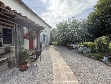 7 Bed House for sale