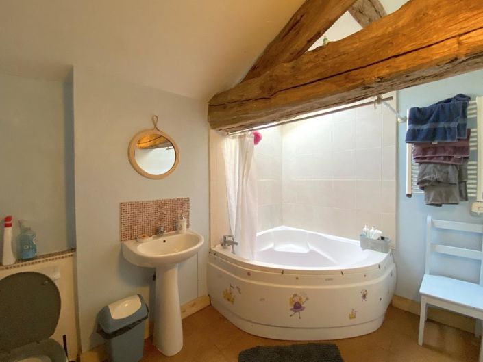 Image No.20-7 Bed House for sale