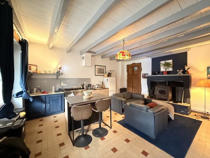 Image No.7-7 Bed House for sale