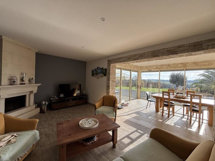 Image No.4-2 Bed House for sale