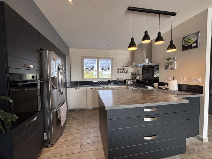 Image No.5-2 Bed House for sale